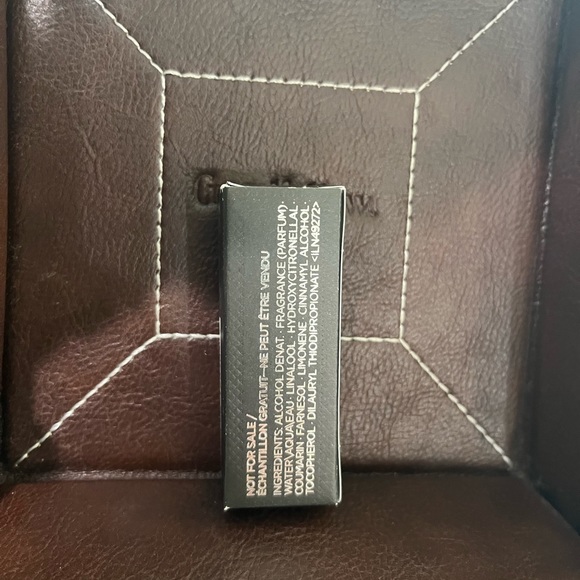 TOM FORD OUD WOOD SAMPLE PERFUME NEW IN BOX - Picture 4 of 8